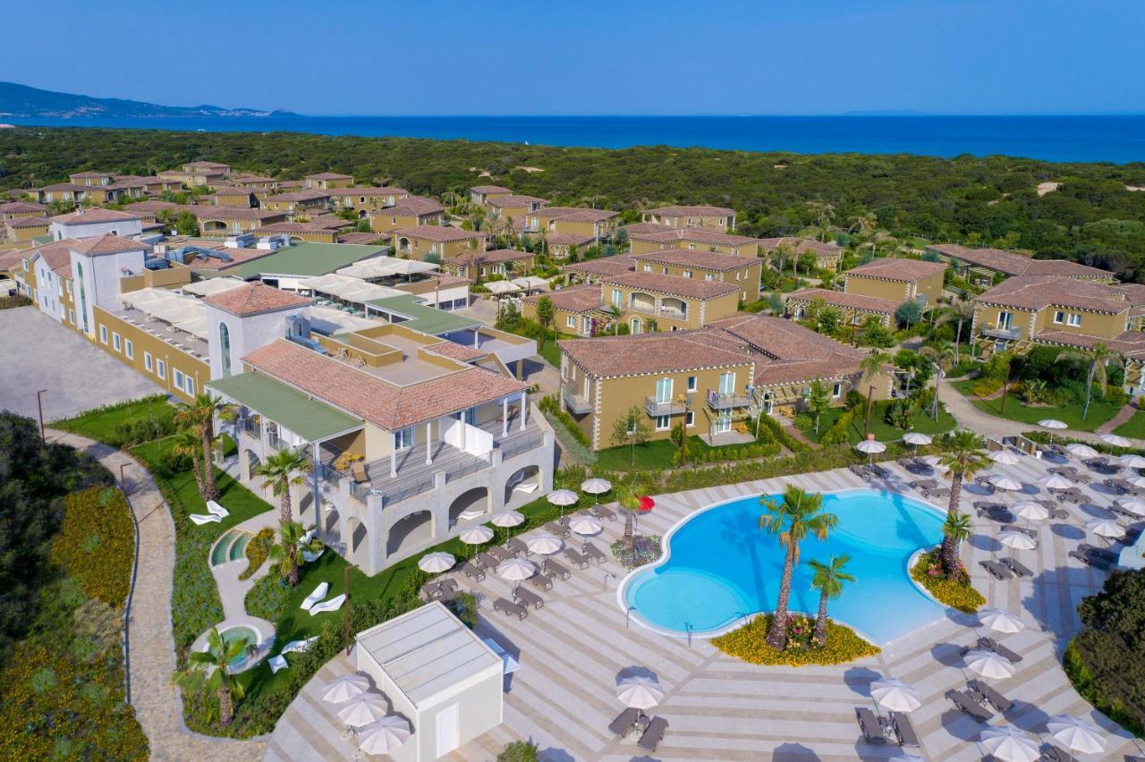 Is Serenas Badesi Resort Esterno foto