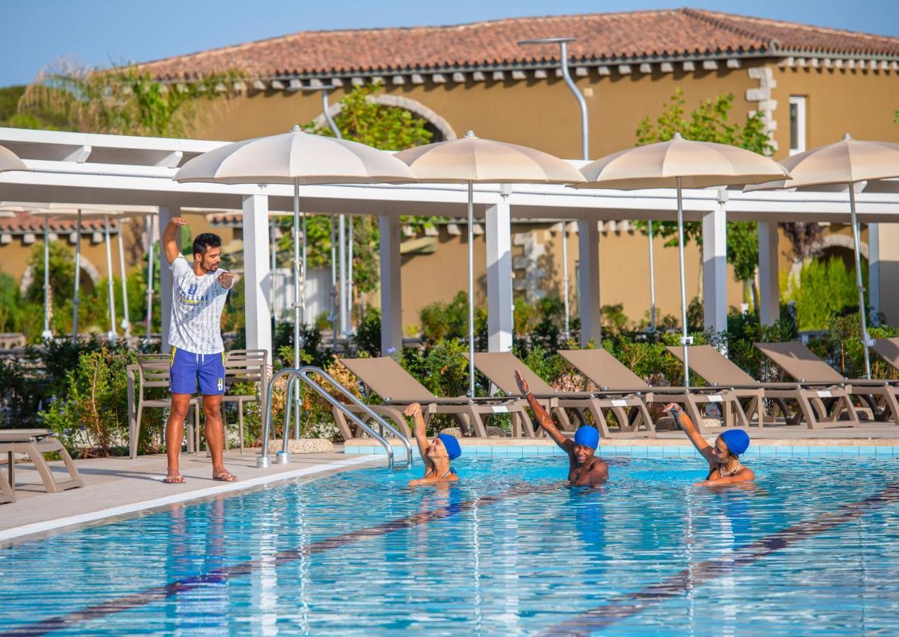 Is Serenas Badesi Resort Esterno foto